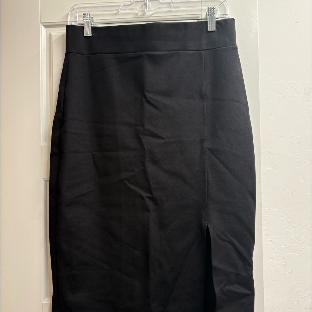 Chic Black Pencil Skirt